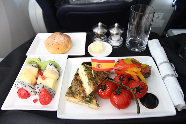 Breakfast on 787 Dreamliner