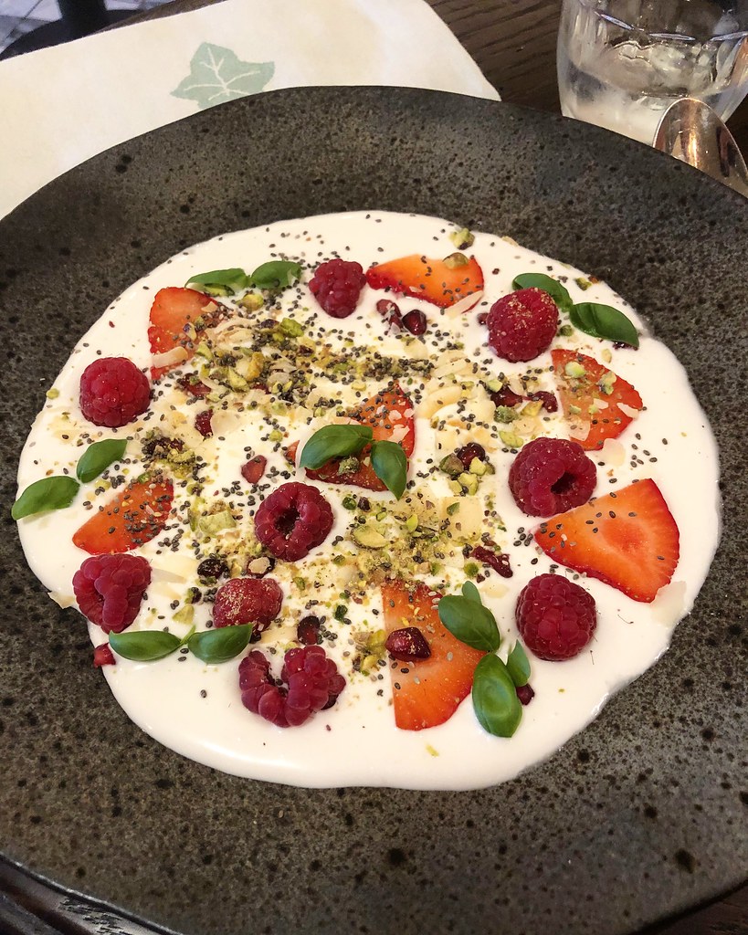 Breakfast at the ivy