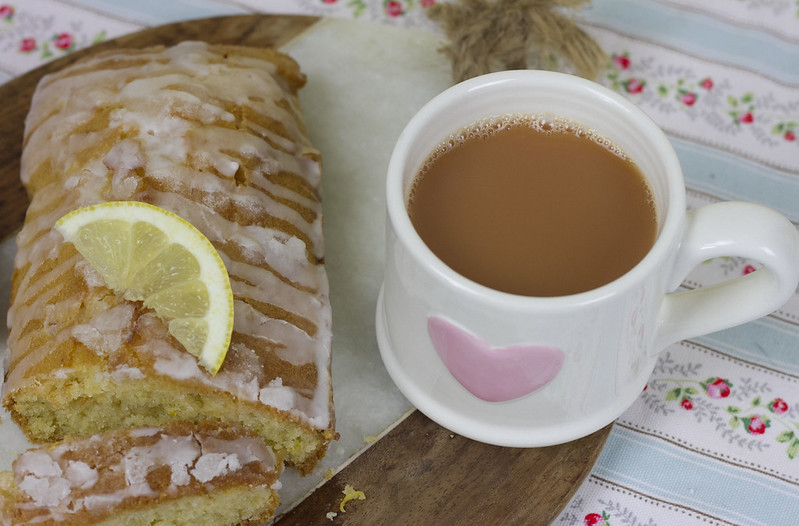 Gin Drizzle Cake with Tea
