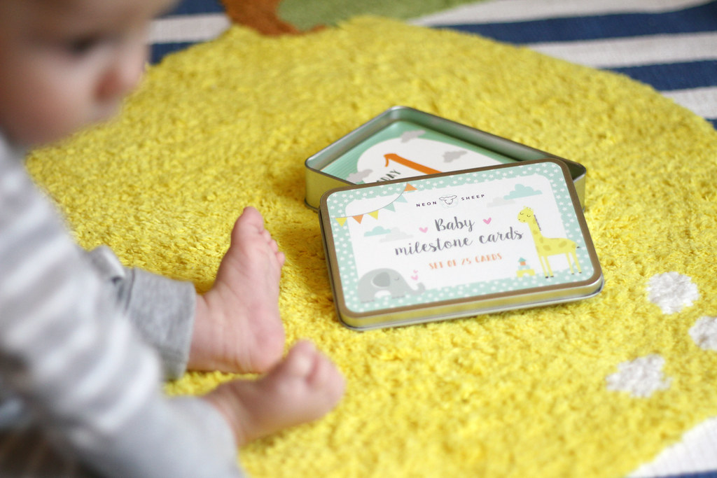 X baby milestone cards